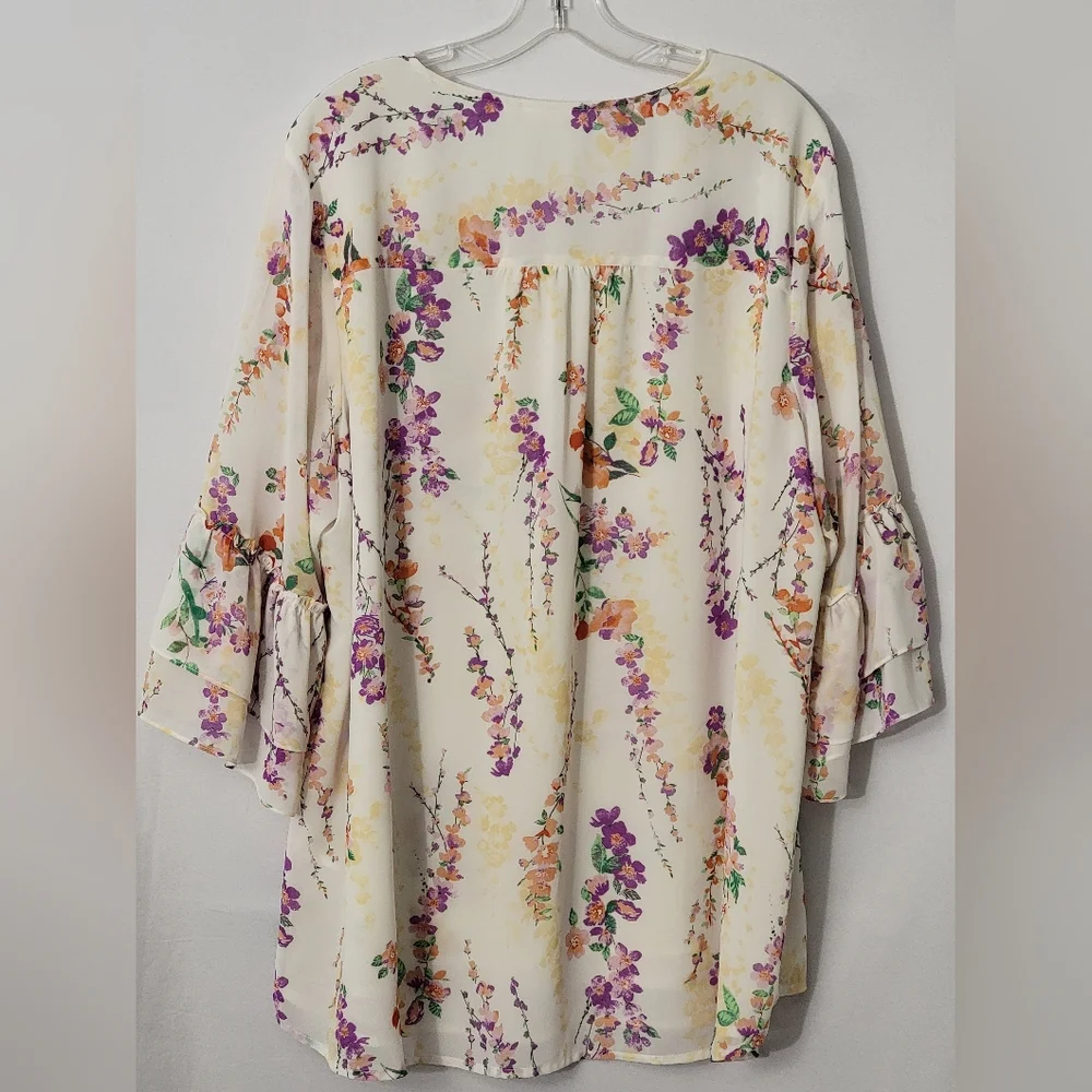 Belle By Kim Gravel Floral Ruffle Sleeve Top Size 2X - Picture 10 of 13